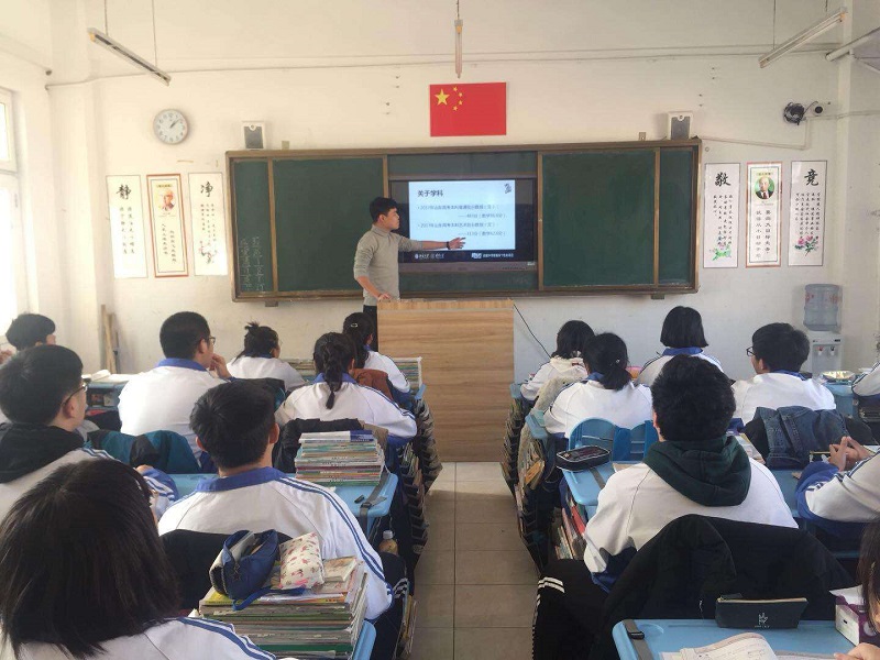 河南天才考生何碧玉：14岁以750分考入清华，后赴美留学不愿归国