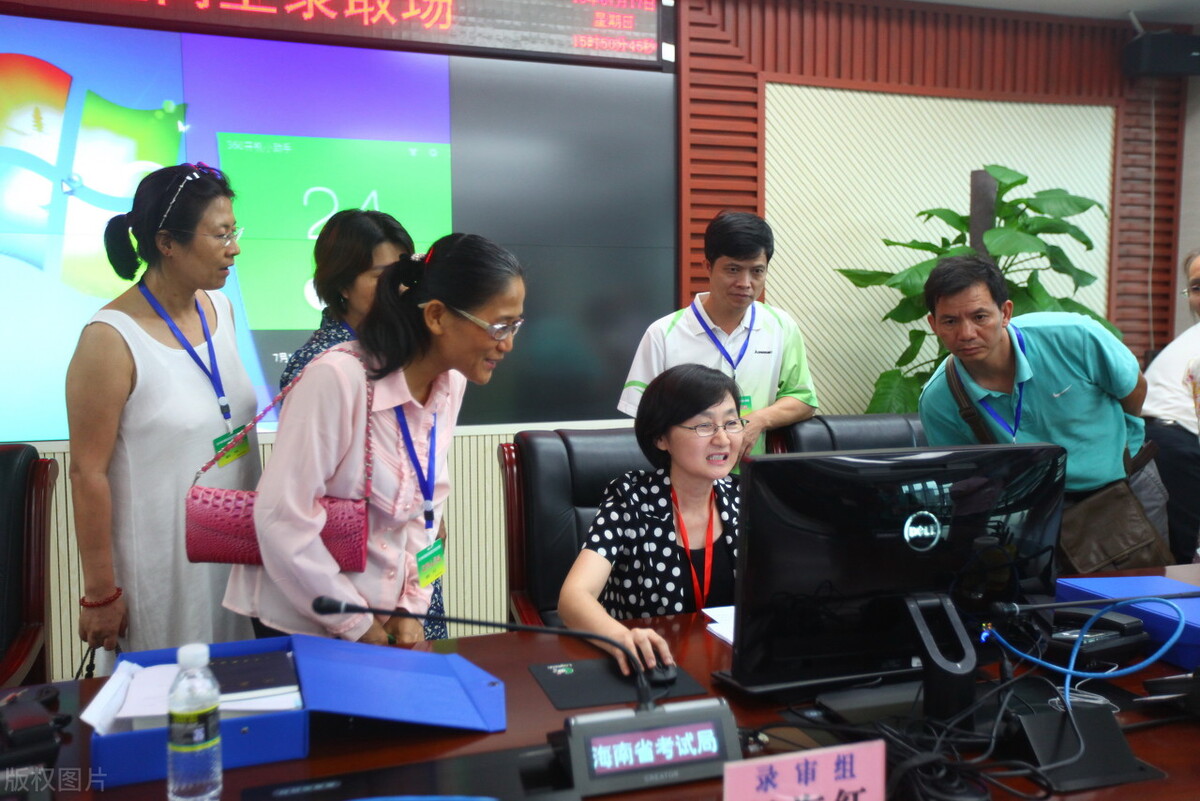 高校录取分数线是如何确定的？它是高校录取中自动生成，并非划定