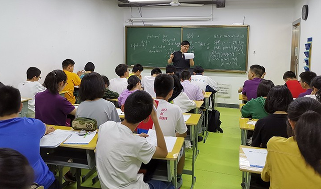 明年高考“新改革”，考试难度“再增加”，普通学生再难逆袭