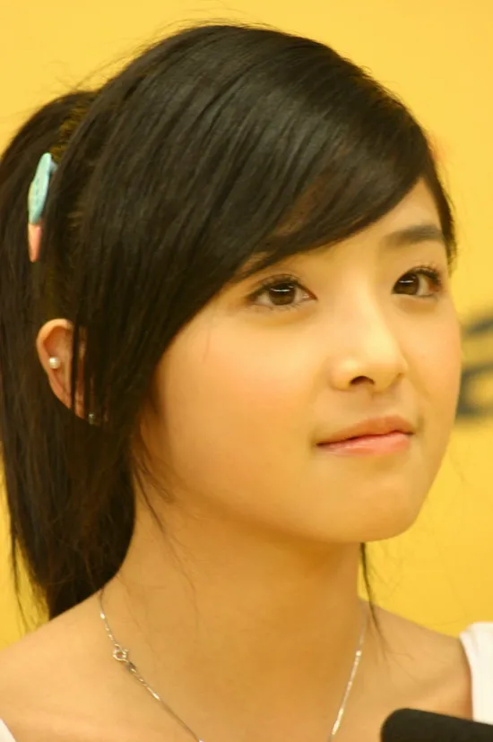 "抗造女人"张含韵:16岁被传荡妇,被冷藏5年,她凭什么逆袭?