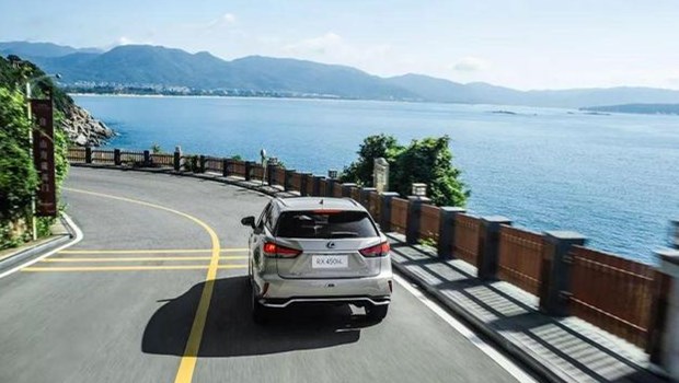 性价比高过奔驰GLE？雷克萨斯RX诚意满满？其实两车差距很大