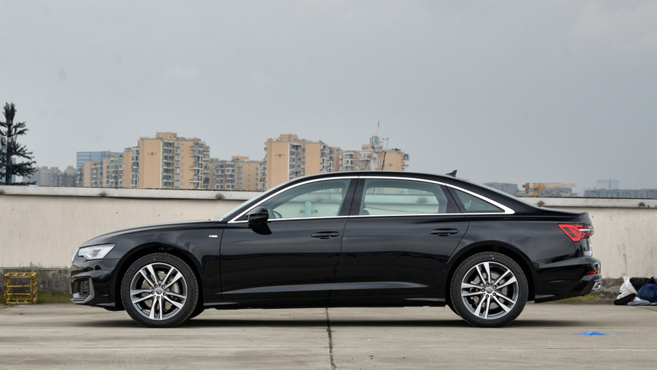 买车便宜是表象：奥迪A6L用车调查，月均开销两千六