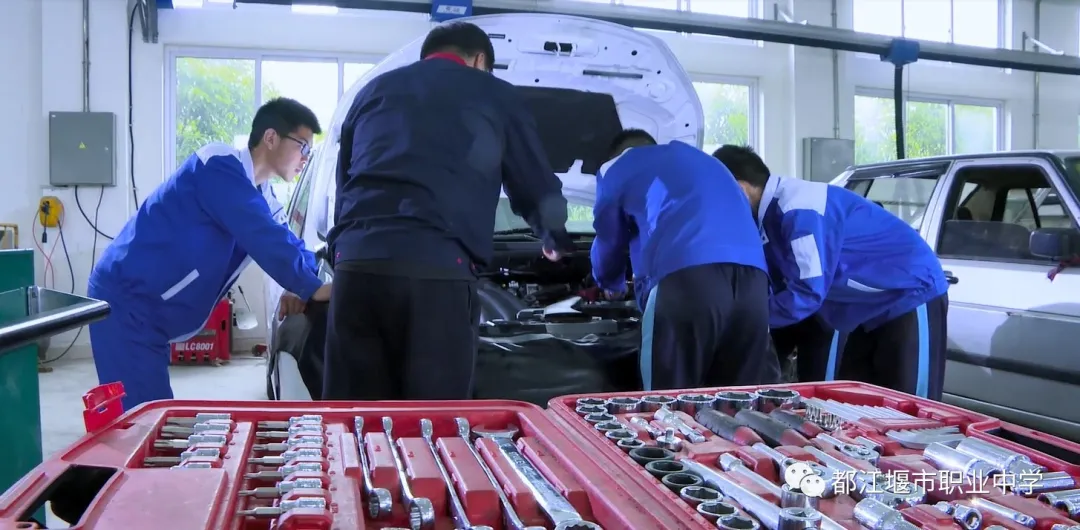 学费全免还能考本科，都江堰市职业中学2020年最全招生信息在这