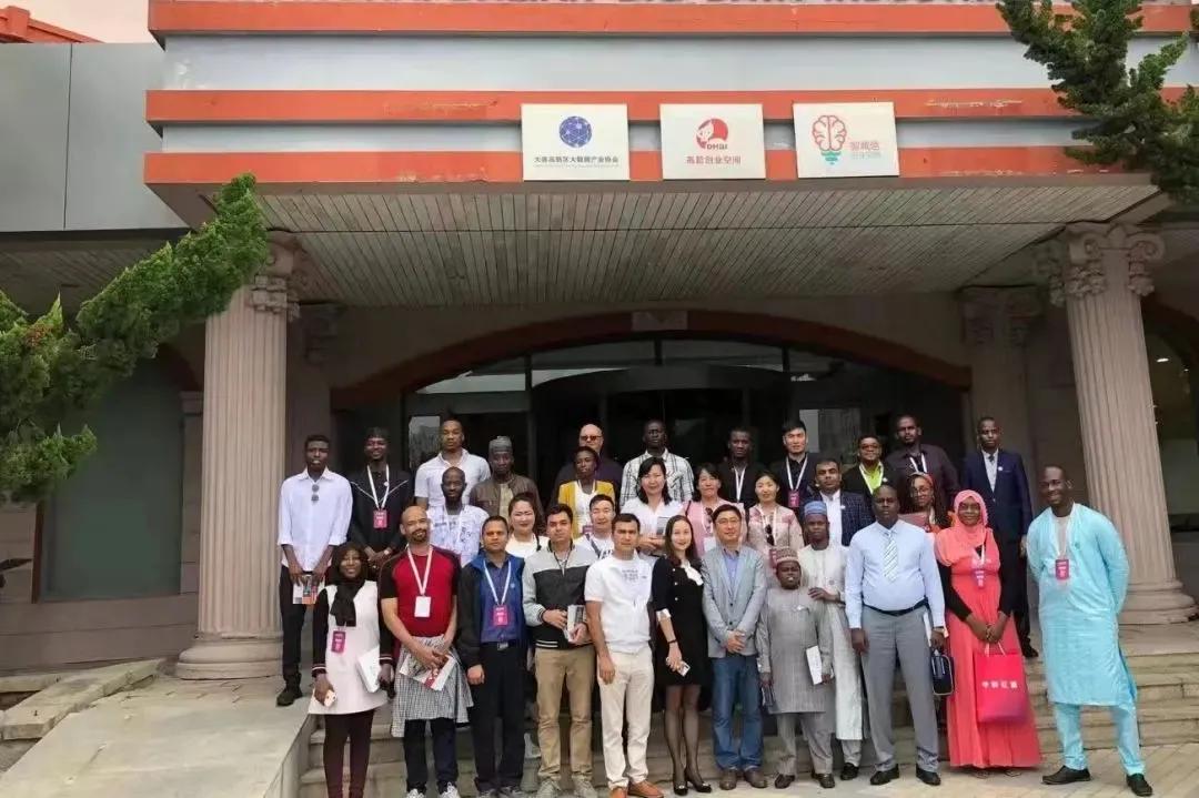 2021年大连外国语大学高级翻译学院夏令营招生简章