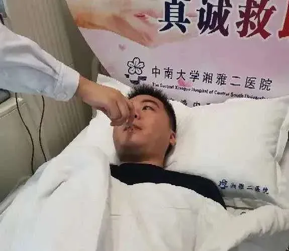 黎川公安民警赵天宇再次挽袖救人！