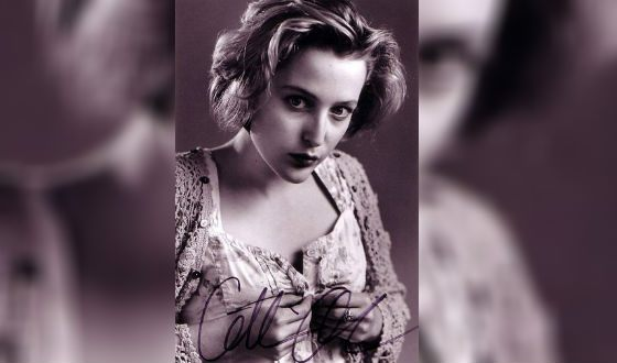 好莱坞“性教育”女星想穿胸罩？ “谁爱穿，我不做！”