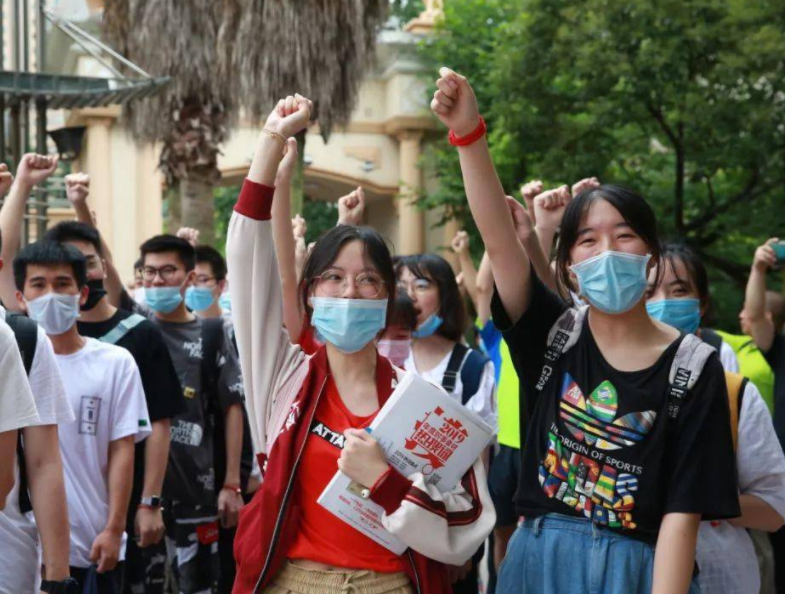 四川曾被“嫌弃”的大学，如今成为“新宠”，毕业生薪资待遇可观