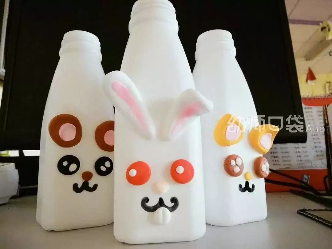 发布者:w发布者:向日葵孩子们亲手制作的装饰画,为幼儿园的走廊点缀