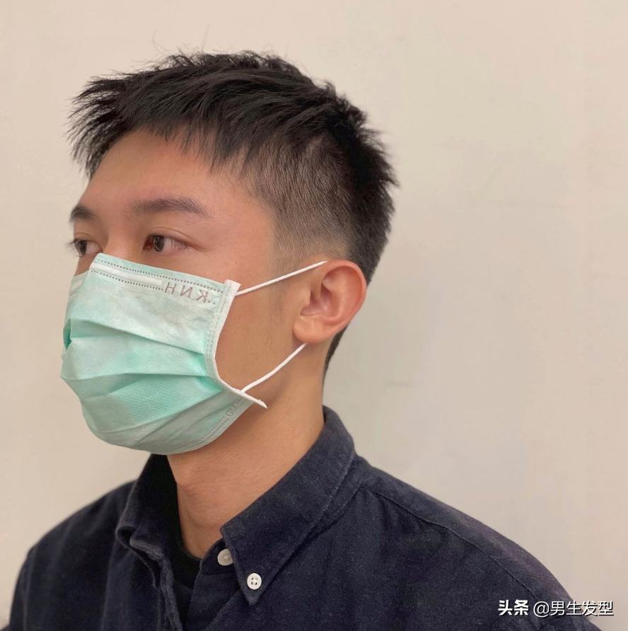 高中生男生发型(男生9款精选帅气发型,不管什么脸型,都很潮流显精神)