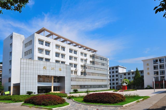 国内最新全部招收士官的大学及专业，专科录取，入伍捷径