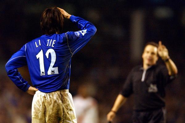 李铁当年如何踢英超（一文看懂球员时代的李铁有多强：英超技术型中场，在甲A当工兵）