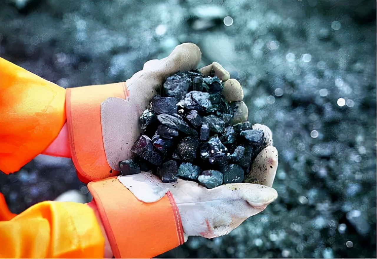 中国镁资源统治95%全球市场，一年涨价7倍后，减产卡住欧美脖子