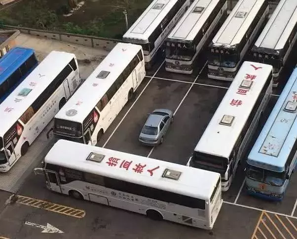 皖E·……这位车主，你怎么这么惨