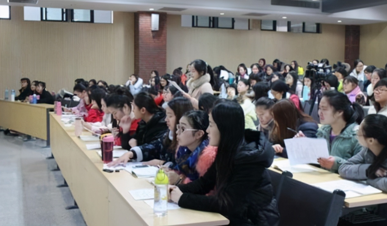 最受大学生喜爱的4门选修课，好玩又有趣，选中的就偷着乐吧