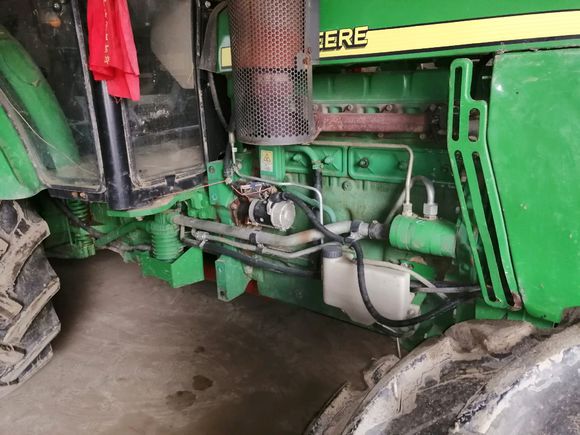 2013年的約翰迪爾拖拉機，這車況還不錯！大家說說能值多少錢
