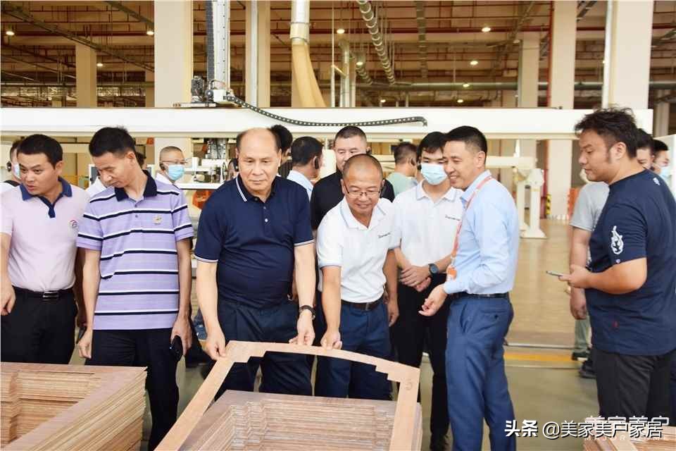 广东木门整木定制企业赴煜丰实业工业4.0智能智造生产基地考察