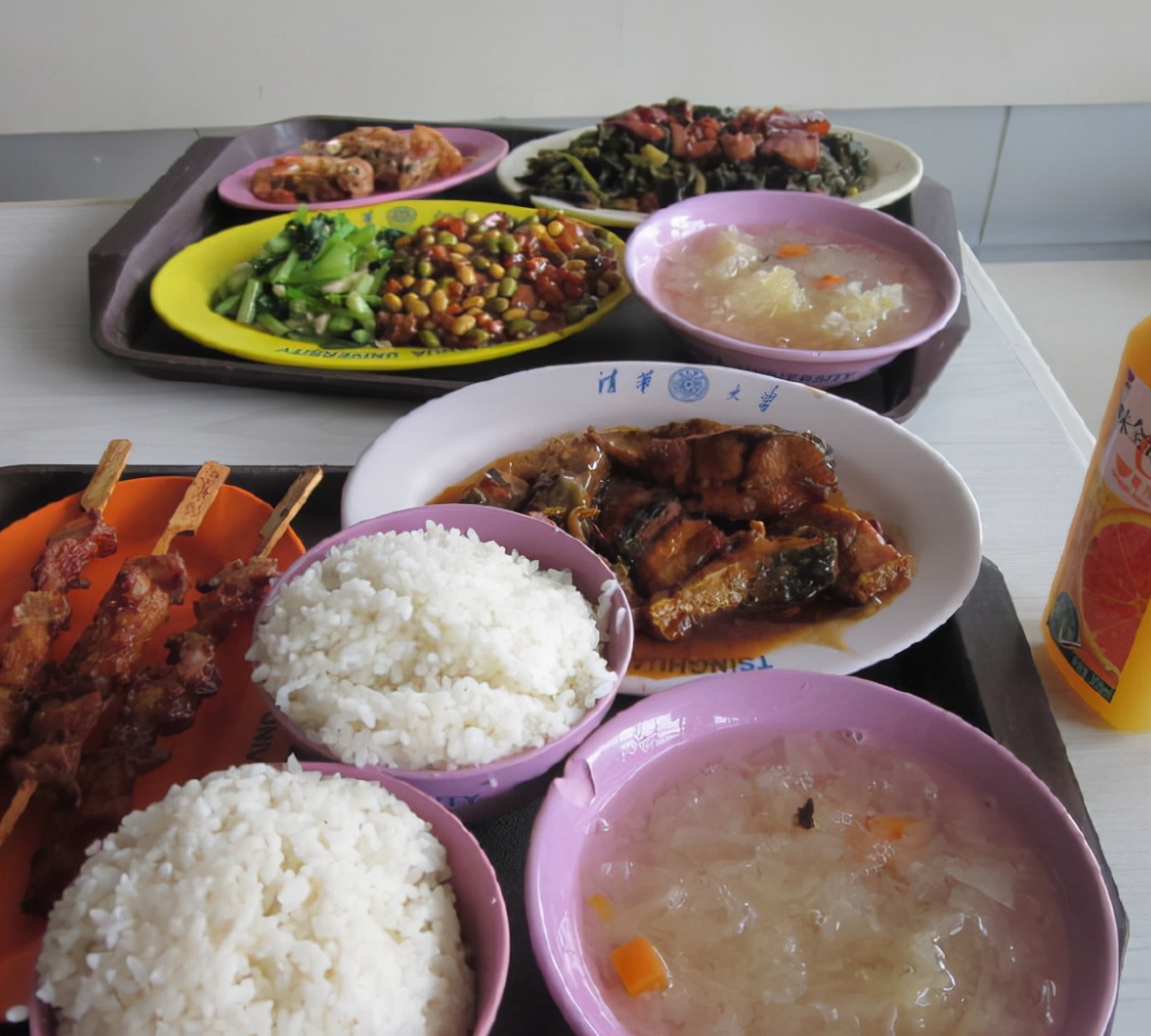 清华大学该有多“豪”？男大学生被吓到，直言：不愧是别人的学校