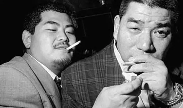 乔四爷手下莫磊的故事简短 _飞翔号
