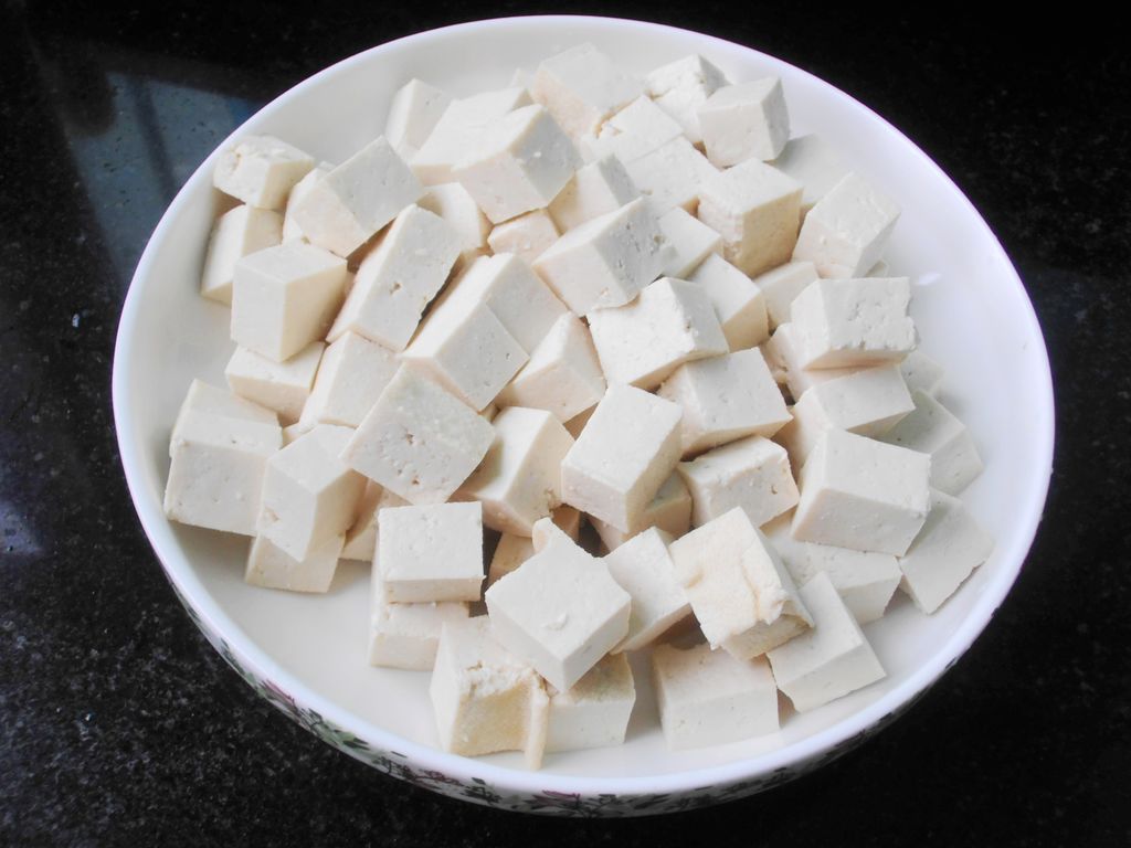 图片[3]-【鱼腩烧豆腐】做法步骤图 营养丰富又好吃解馋-起舞食谱网