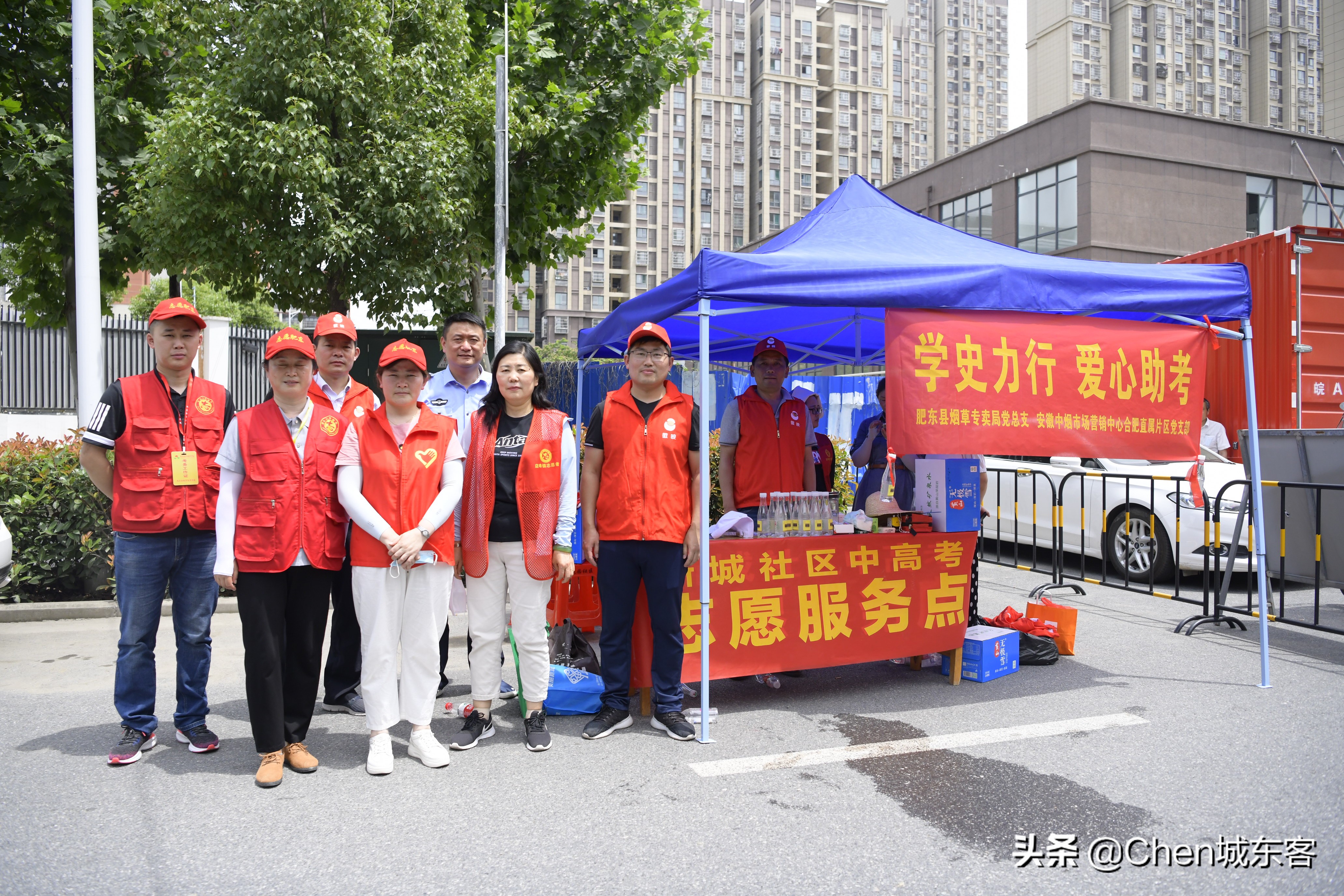 助力高考志愿服务｜肥东七个考点校周边那道亮红风景线