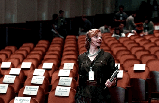 《继承之战》第三季终于来了！长女在戏外悄悄结婚，装饰了《Vogue》的封面。