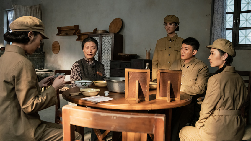 中国远征军女演员(《跨过鸭绿江》中，两位知名演员的表演最让观众吐槽)