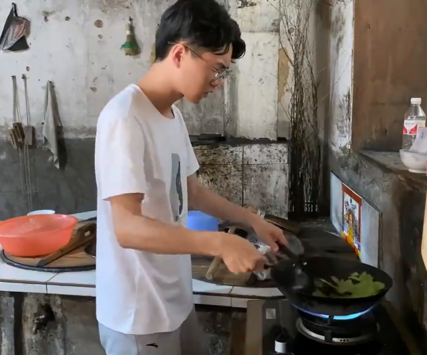 浙江学霸蓝鸿斌，去年641分考上大学却退学复读，今年考了多少分