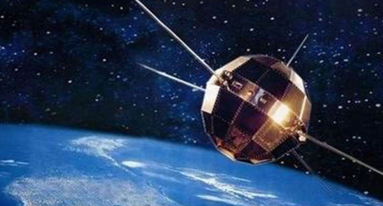 中国第一颗人造卫星叫什么（历史回顾我国的首颗人造卫星）