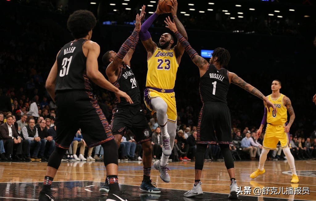 nba不上场球员着装(揭开真相，为何NBA球员下场后要立刻穿上外套，难道球馆太冷了？)