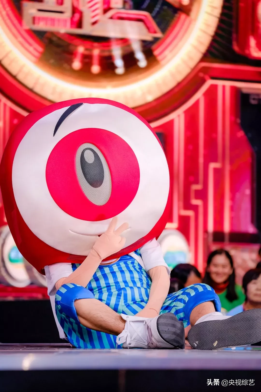 超美新疆姑娘，超高颜值机长，转圈的内蒙汉子，考下53个证的牛人……