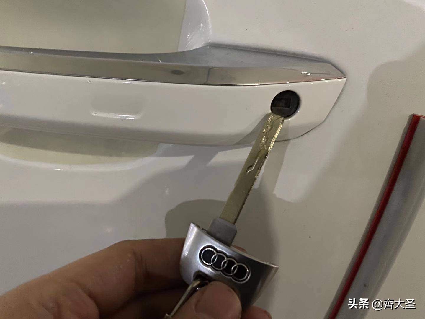 「独家分享」老司机都未必知道的23个车辆隐藏使用技巧