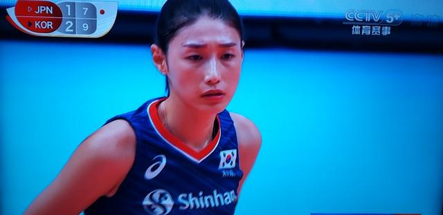 女排世界杯日本对韩国(金软景强打频得手！韩国女排3-1击败日本女排，日本队两连败)