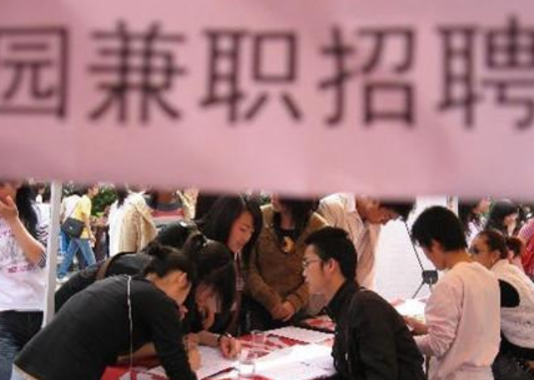 2021年大学生“生活费”等级表出炉，贫富差距大，1000元啥水平？