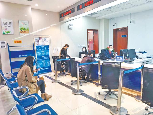 缴纳15年普通标准的养老保险，等到退休之后，每月可以领多少钱？