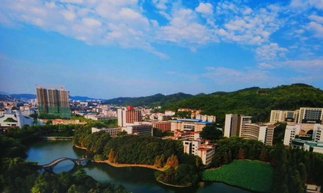 湖南这所大学很“尴尬”，本省考生瞧不起，外省学生却趋之若鹜