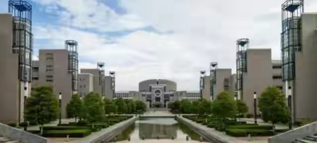 郁闷的985大学！明明是顶尖名校，名字却像“土包子”？适合捡漏