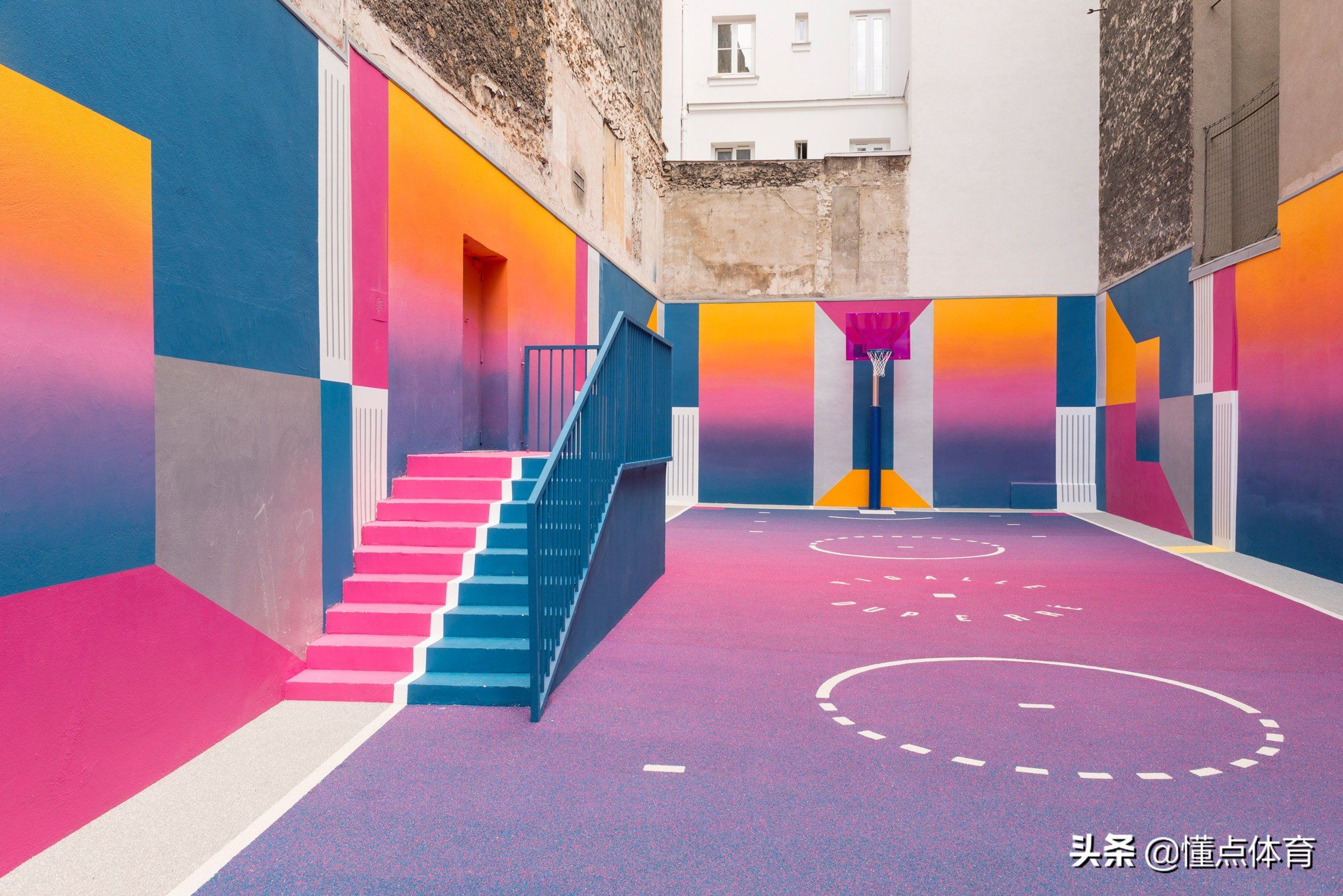 街头篮球场图片(15个全球最佳户外篮球场:海滩边,城墙上,甚至还有3d
