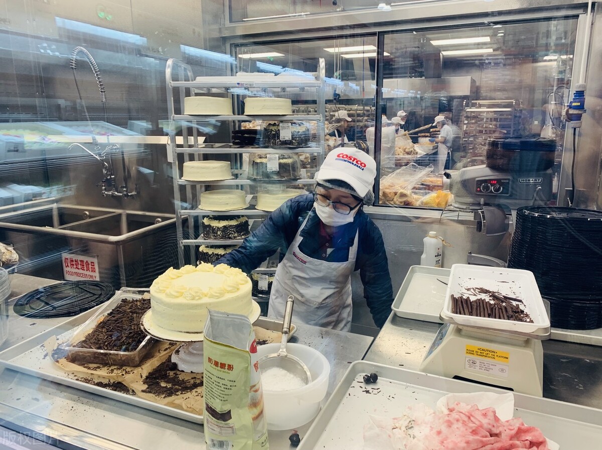 90后美女开蛋糕房，推出“1元抢购”，月进账17万，方法告诉你