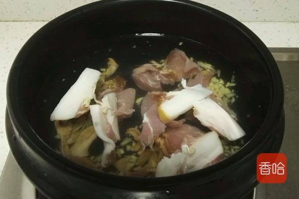 河蚌最好吃的做法，炖之前多做这一步，肉不老也不腥，非常下饭