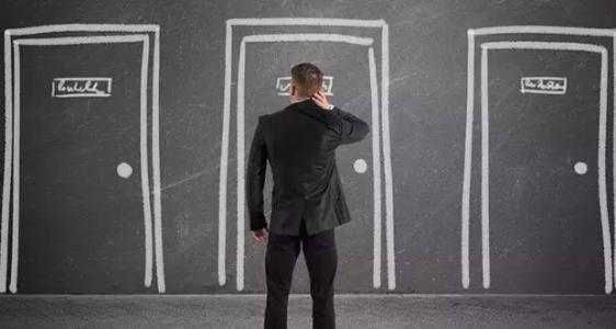 员工离职，领导不放人，也不升职加薪，是为什么？