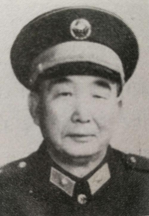 1986年，央视特殊文件送进中南海，胡耀邦：雷英夫是我军的活军史