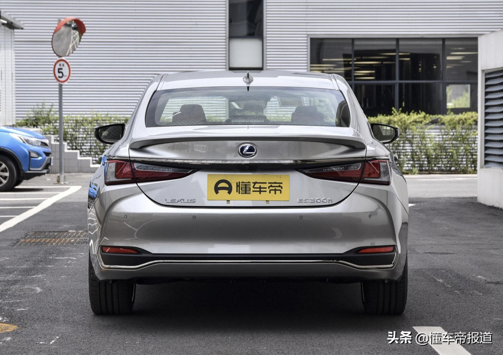 新车 | 四驱+溜背设计，丰田一代皇冠效果图，比奥迪A6拉风？