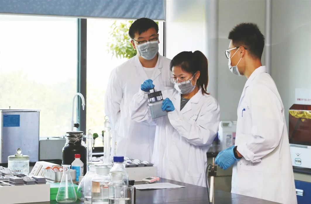 填志愿啦丨来广东药科大学，成就闪闪发光的你