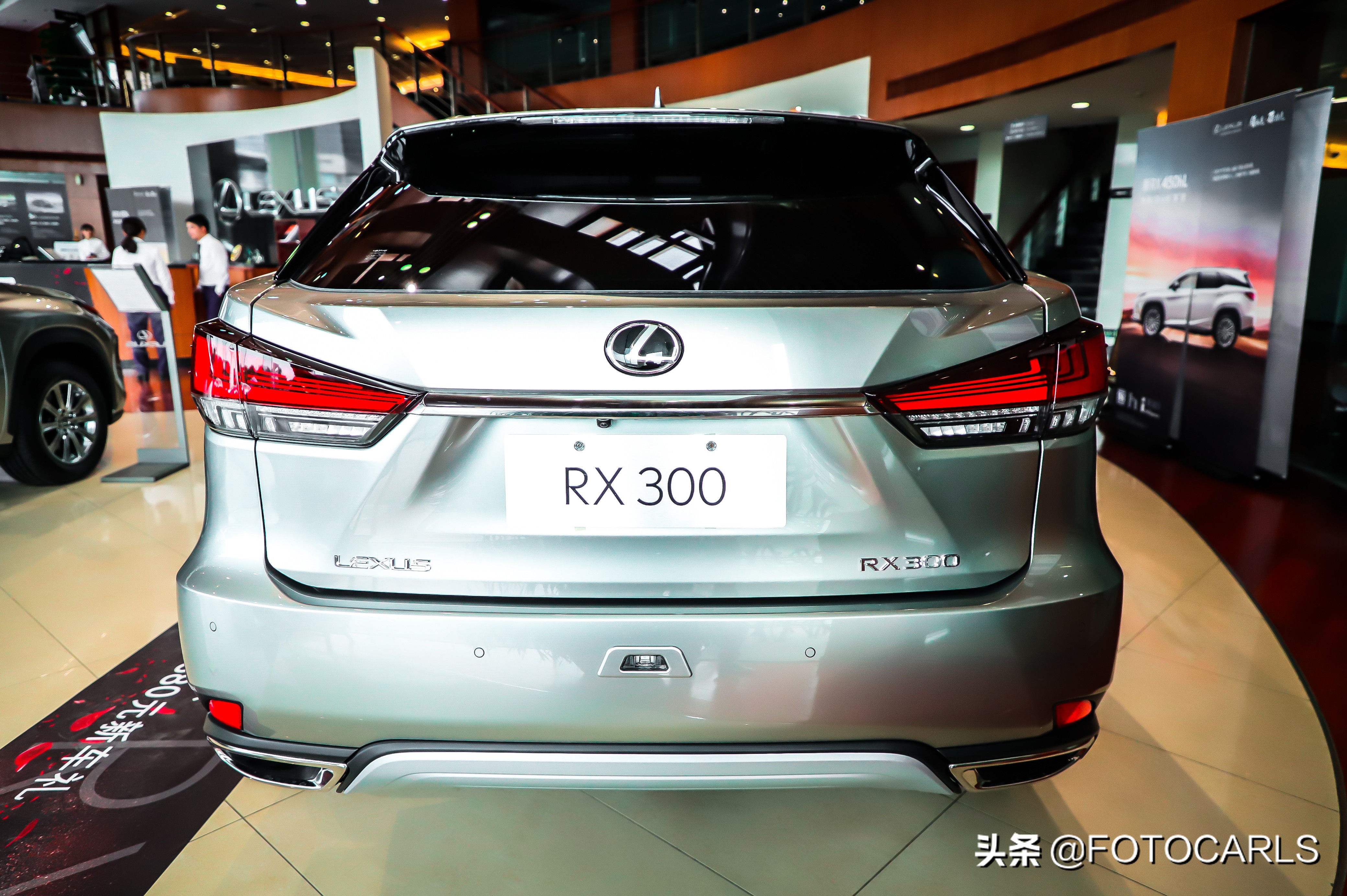 全新雷克萨斯rx300实拍解析,外型比x5更生猛,40万起靠实力?