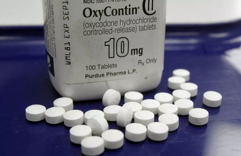 一片止痛药卖了350亿美元,救命药变毒品,夺走20万人生命