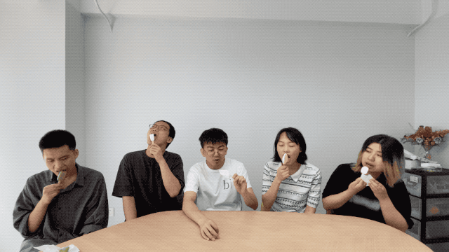 一根雪糕能舔几口（狂舔350口钟薛高小布丁老冰棍后我化了）(8)