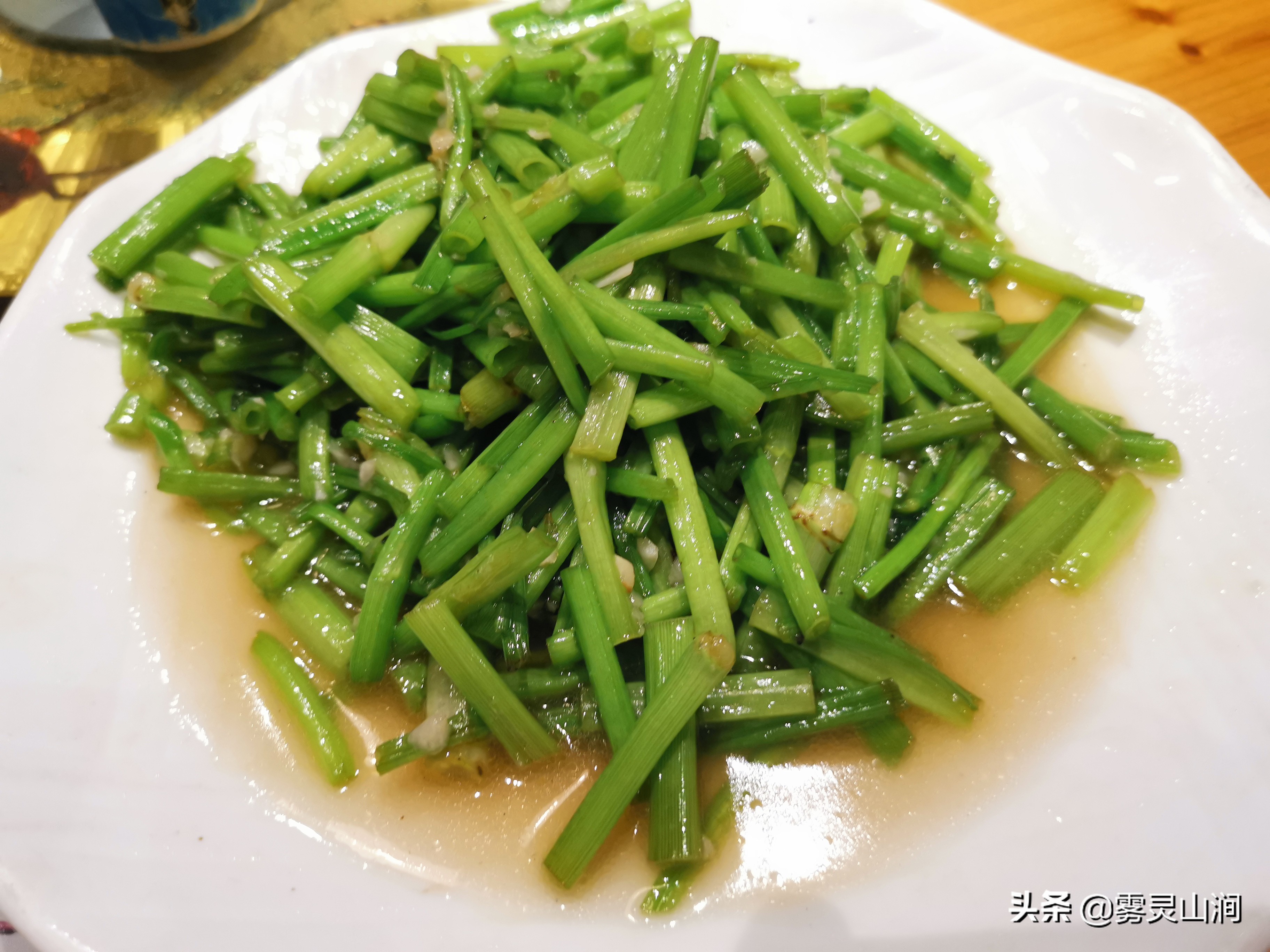 在江西婺源，这家写着“做婺源本地特色菜”的餐馆，值得吃吗？