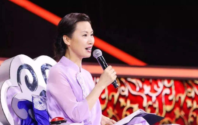 美女教授杨雨：李清照是我偶像，“好酒、好赌还好色”