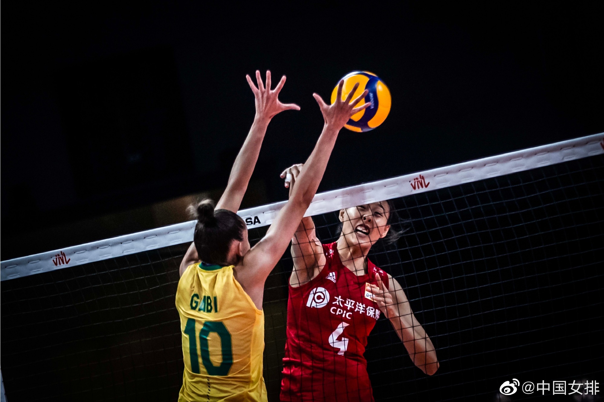 里约奥运会中国女排巴西(梦回里约!中国女排3比2力挫巴西!