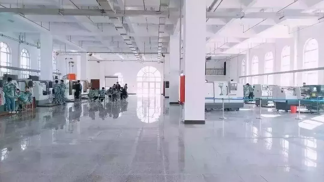 “硬核港湾”：细数青岛港湾职院的高光时刻，错过等一年